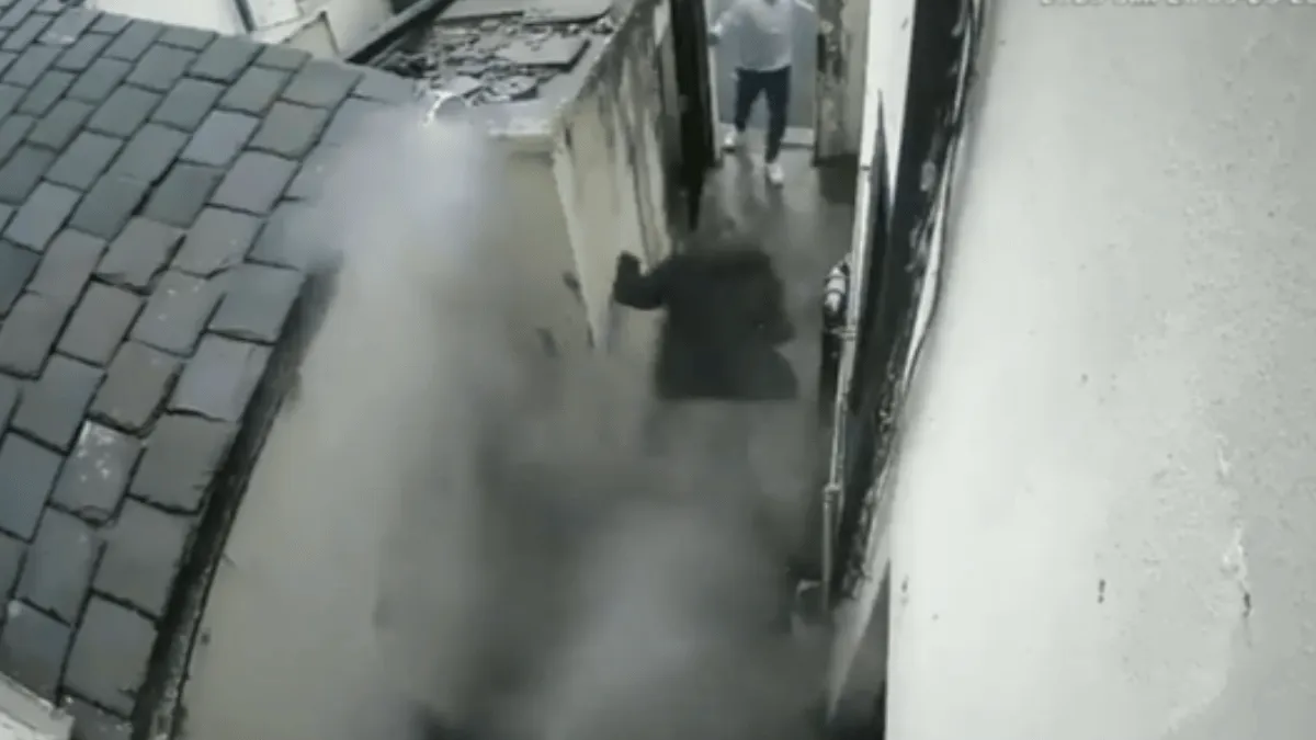 viral-video-man-trying-to-forcibly-enter-house-gets-instant-karma-here-what-happens